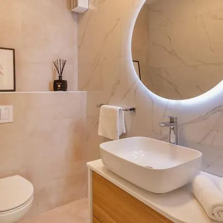 Floramye - Three Bedroom With Balcony דוברובניק
