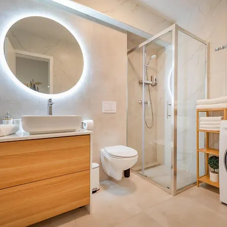 Floramye - Three Bedroom With Balcony דירה *
