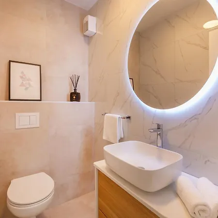 Floramye - Three Bedroom With Balcony דוברובניק