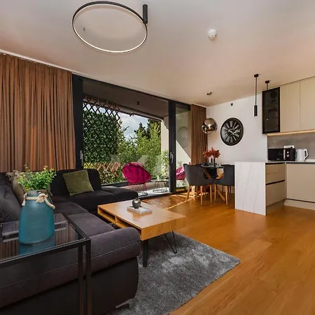 Floramye - Three Bedroom With Balcony * דוברובניק