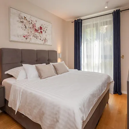 דירה Floramye - Three Bedroom With Balcony